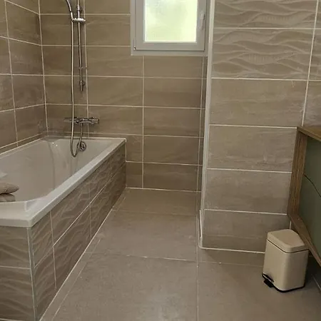 بيت للعطل Palm- Luxe Et Piscine Privee - Neuve- 160m2 -8p - 3 Kms *